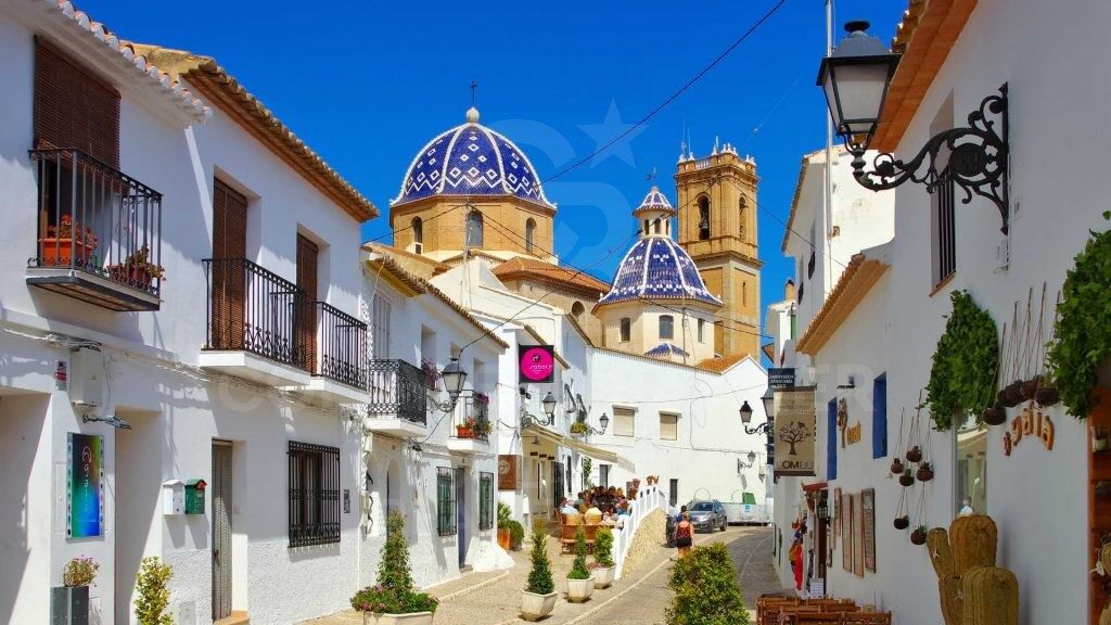 Urban Land for 44 Luxury Villas - High Profitability