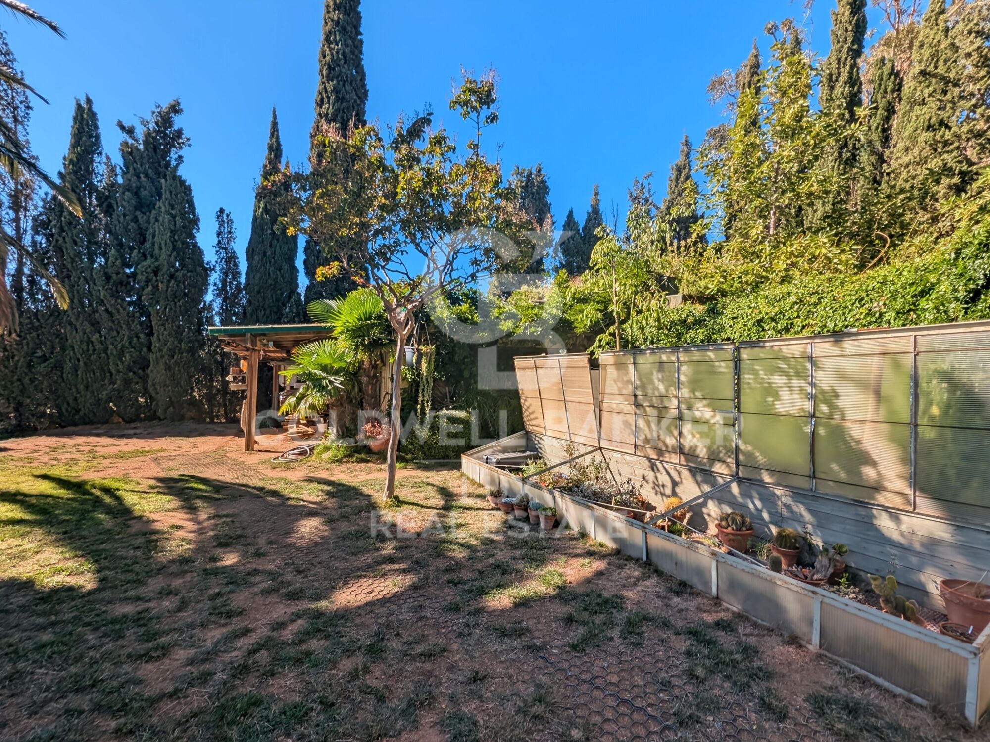 Villa méditerranéenne avec oliviers et vue panoramique à Els Olivars
