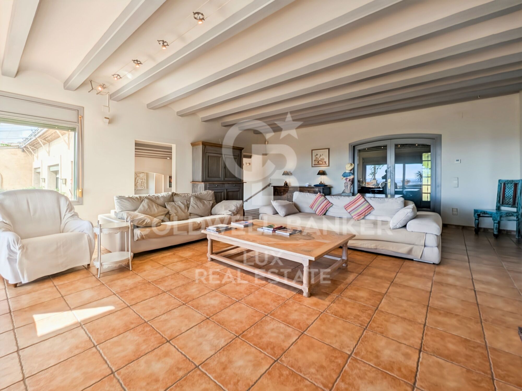 Villa méditerranéenne avec oliviers et vue panoramique à Els Olivars