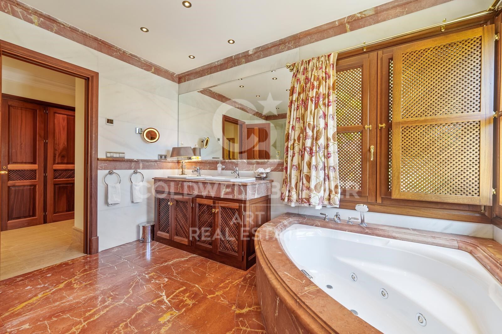 Außergewöhnliche andalusische Villa im Herzen der Goldenen Meile von Marbella