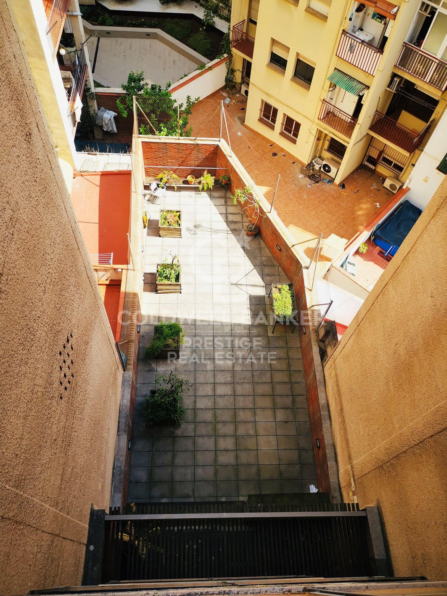 Single-Family building with mixed-use potential in Eixample Right,Barcelona