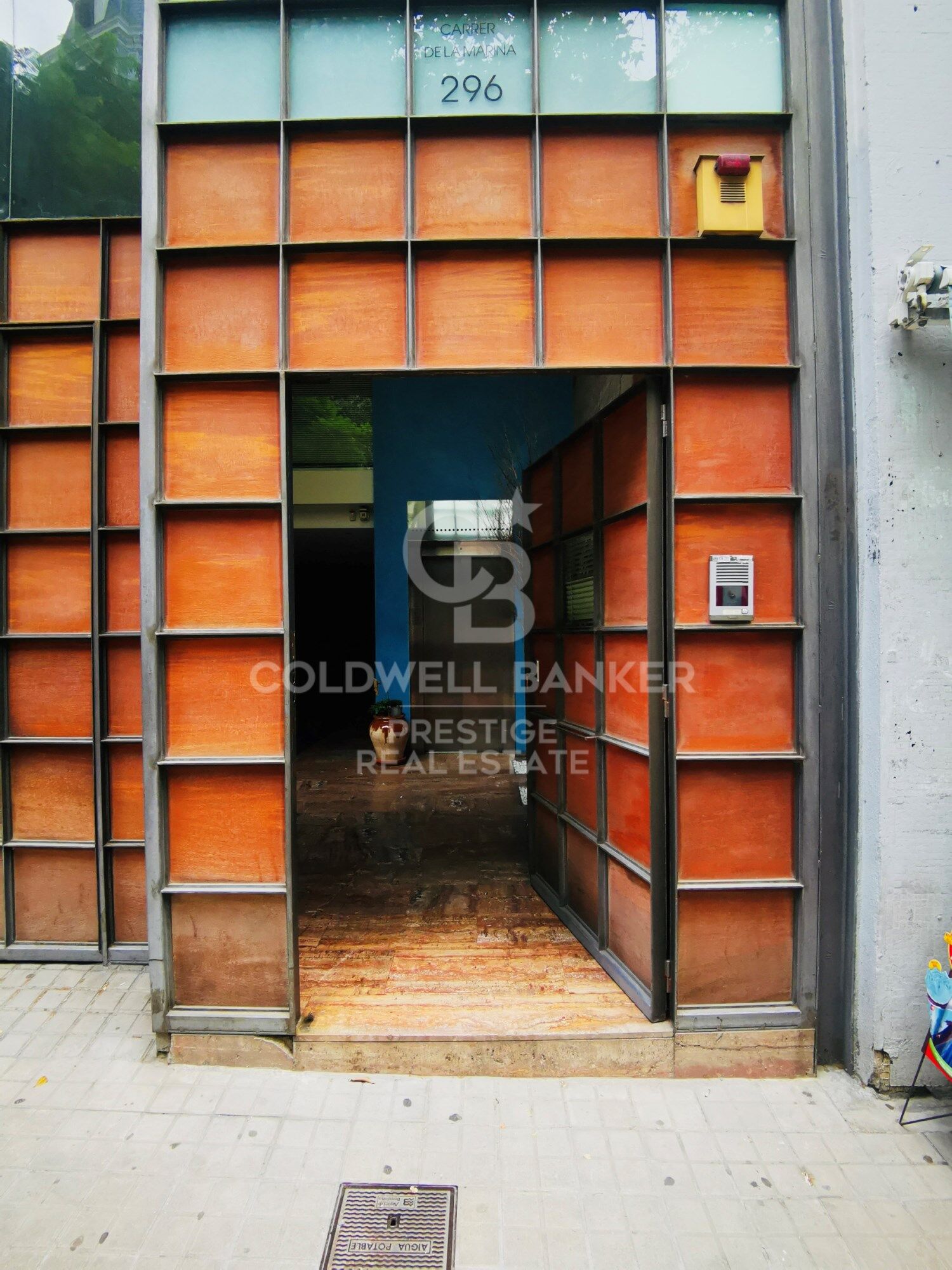 Single-Family building with mixed-use potential in Eixample Right,Barcelona