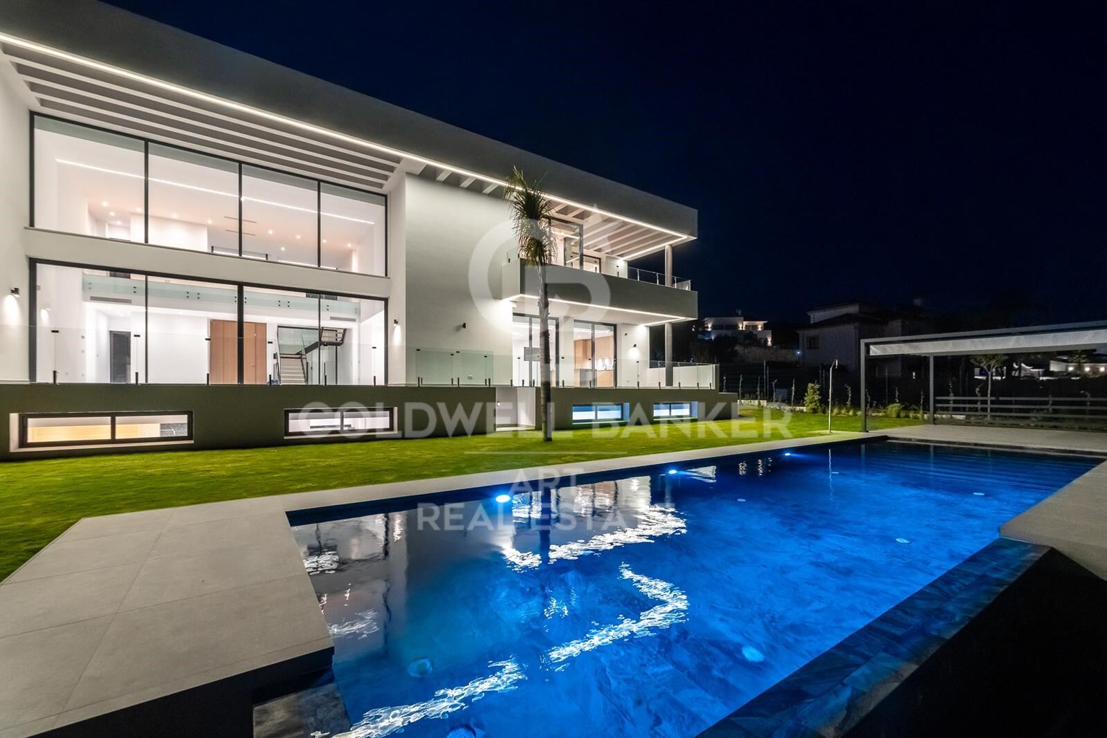 Style et sérénité : une villa moderne à Paraíso Alto, Benahavís