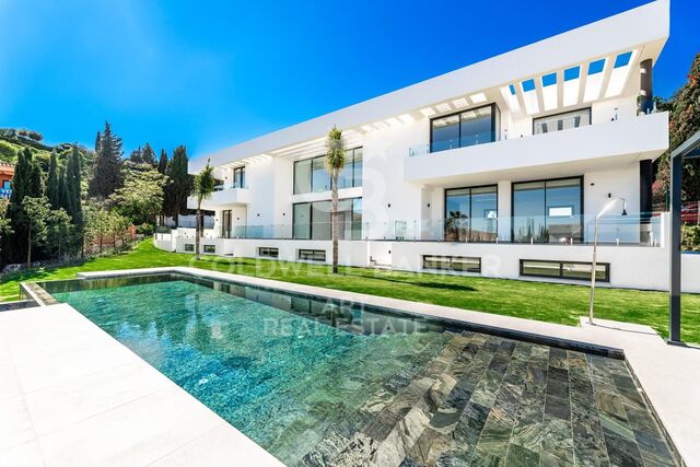 Stil und Harmonie: Eine moderne Villa in Paraíso Alto, Benahavís