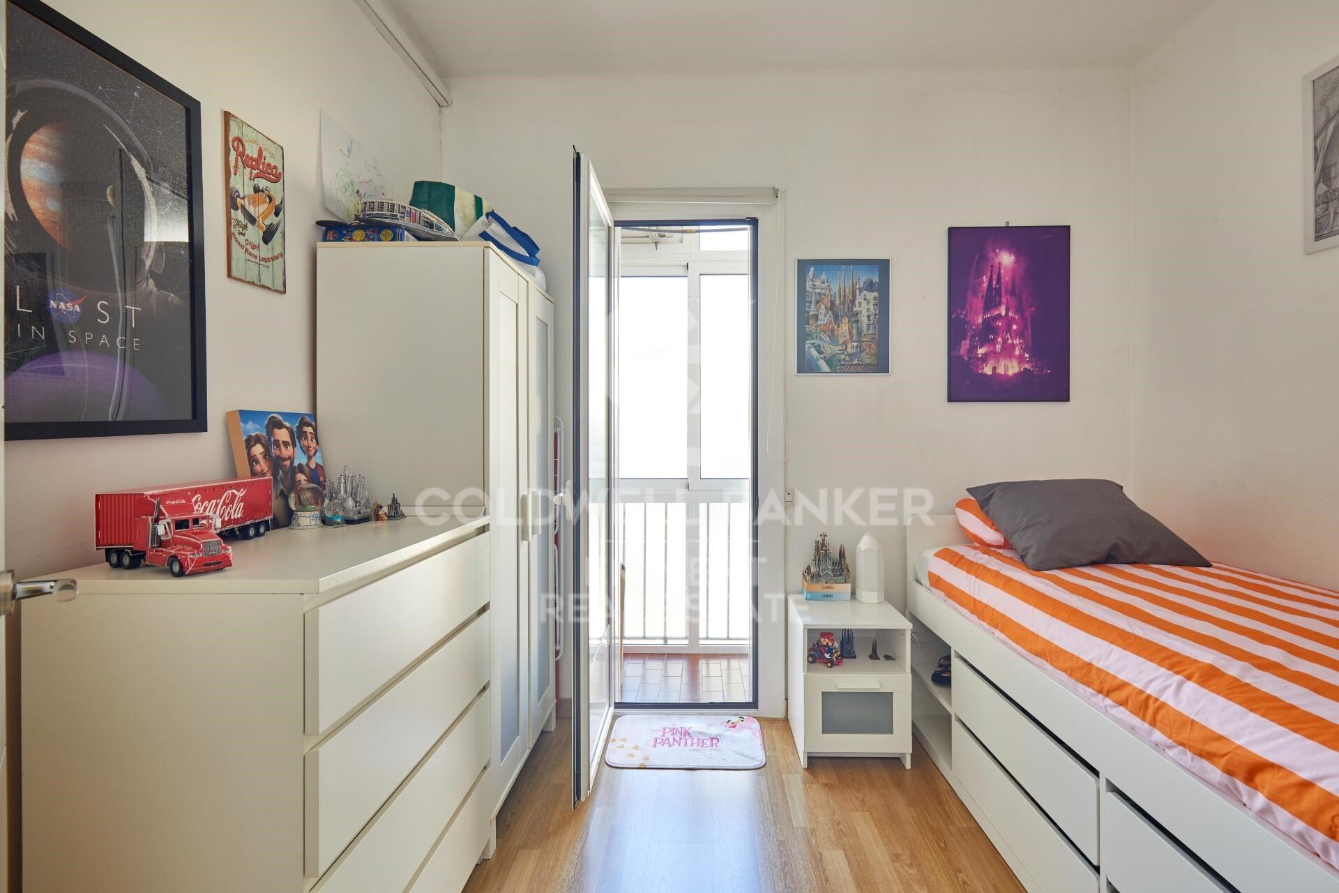 Bright renovated apartment with balcony and views of the Sagrada Família