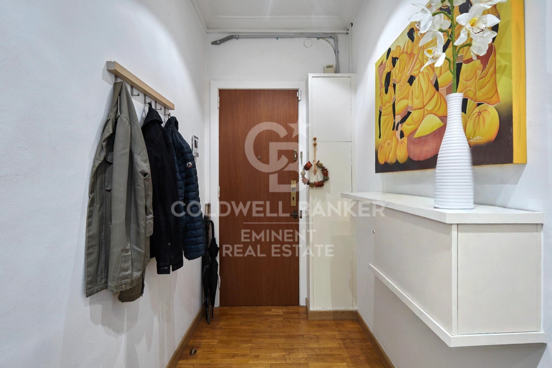 Bright renovated apartment with balcony and views of the Sagrada Família