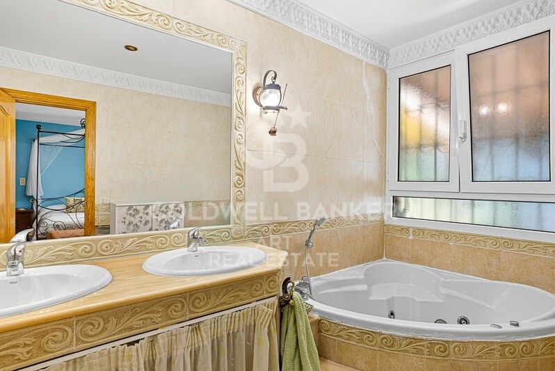 A unique opportunity in Marbella - southwest-facing home near all amenities