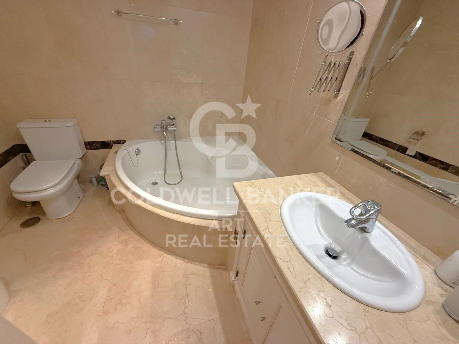 Charming ground floor apartment in Dominion Beach, Estepona