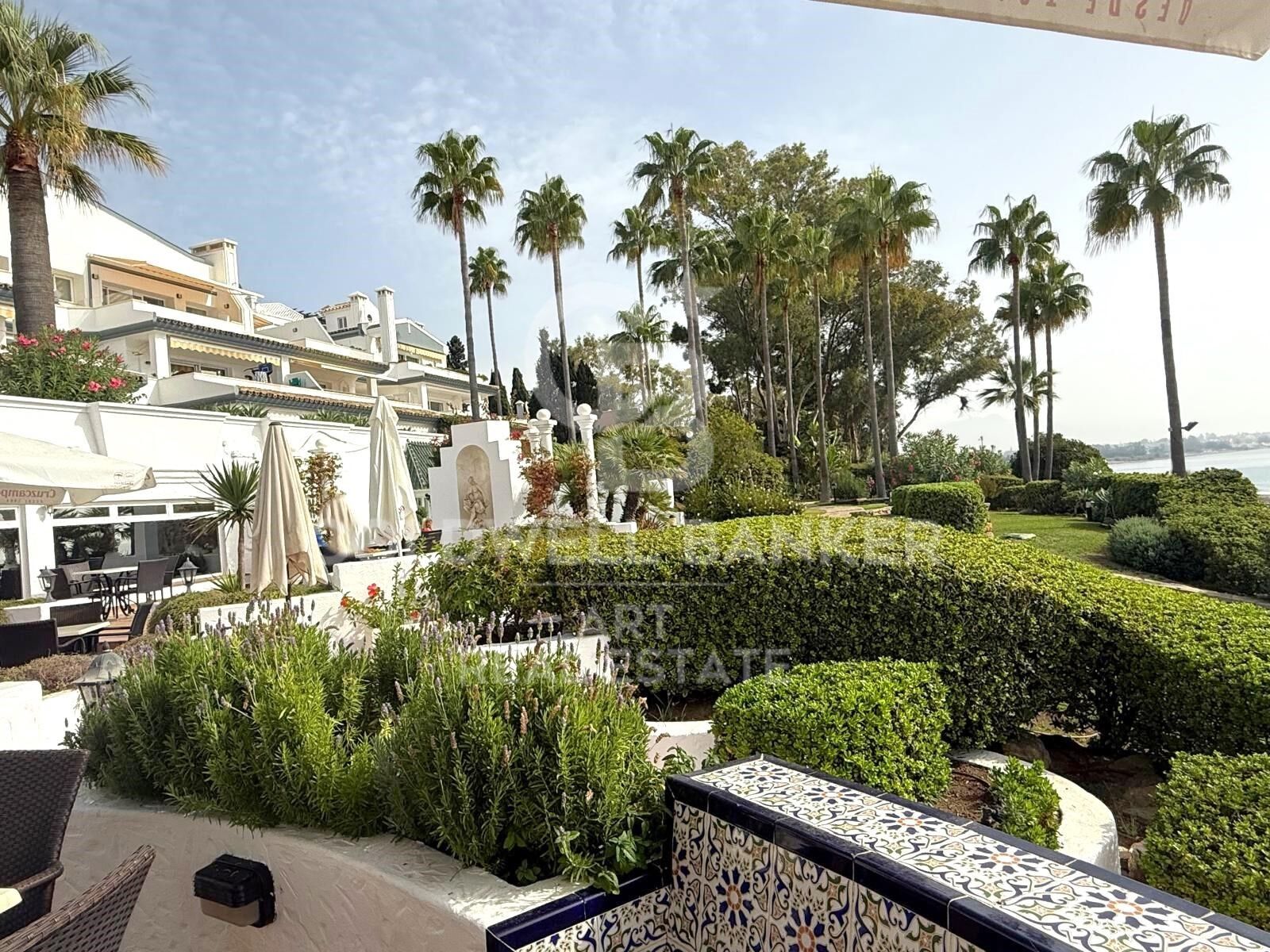 Charming ground floor apartment in Dominion Beach, Estepona