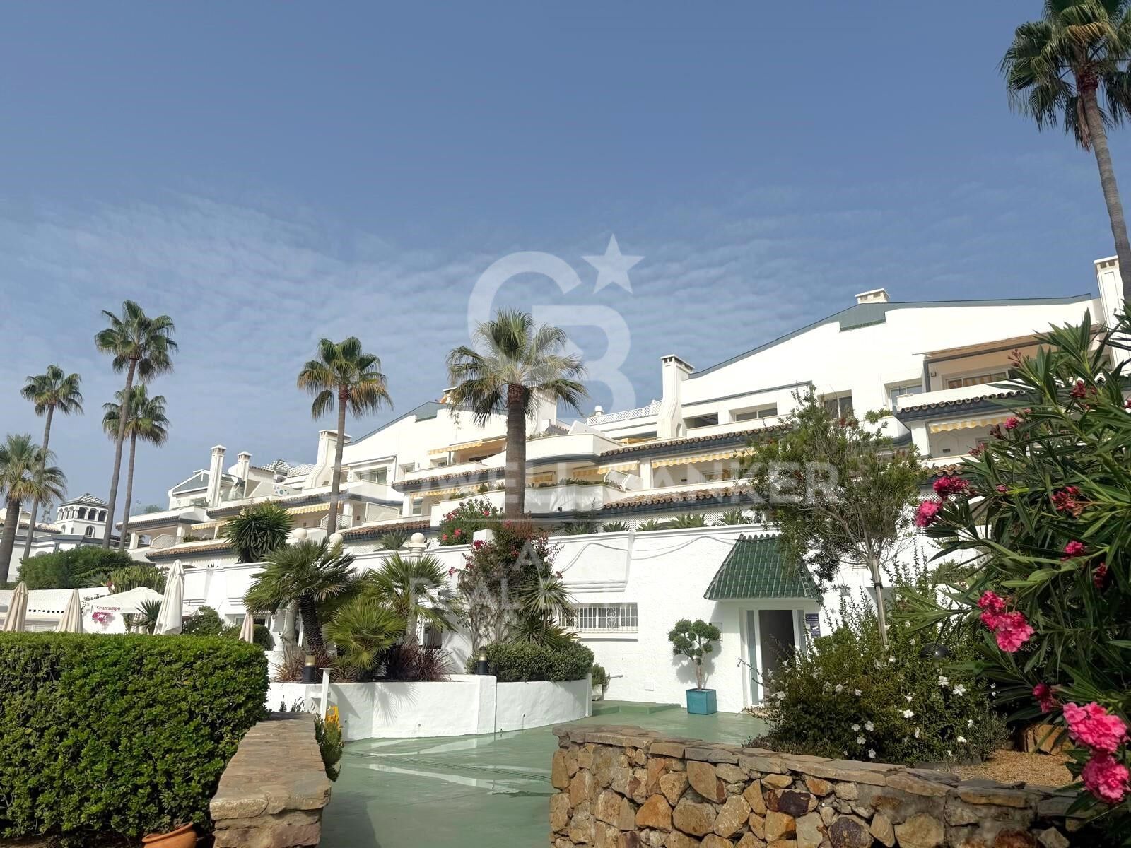 Charming ground floor apartment in Dominion Beach, Estepona
