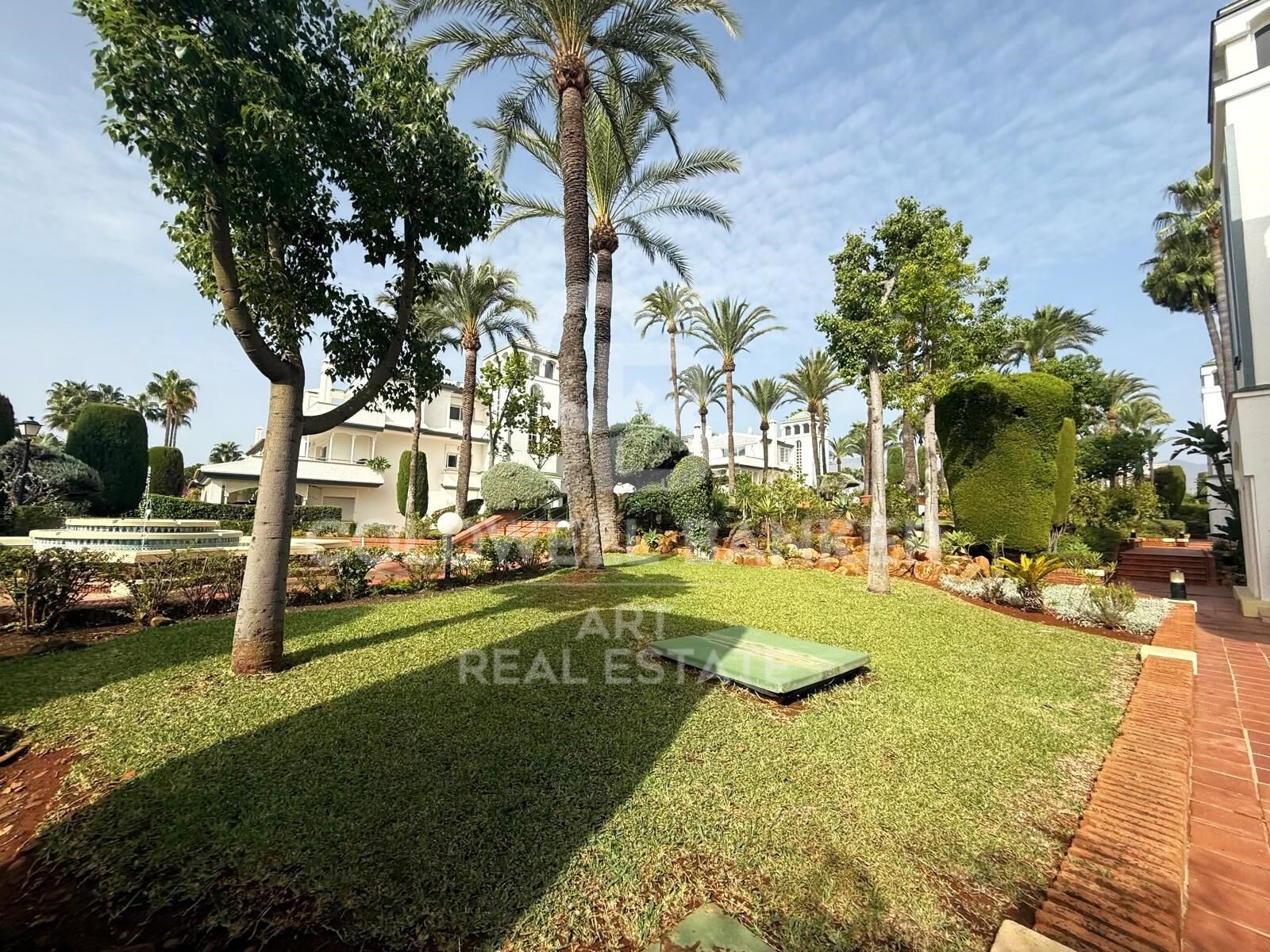 Charming ground floor apartment in Dominion Beach, Estepona