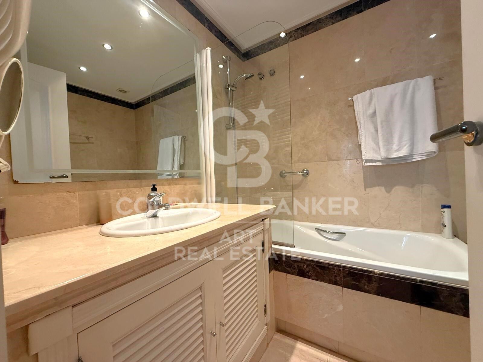 Charming ground floor apartment in Dominion Beach, Estepona