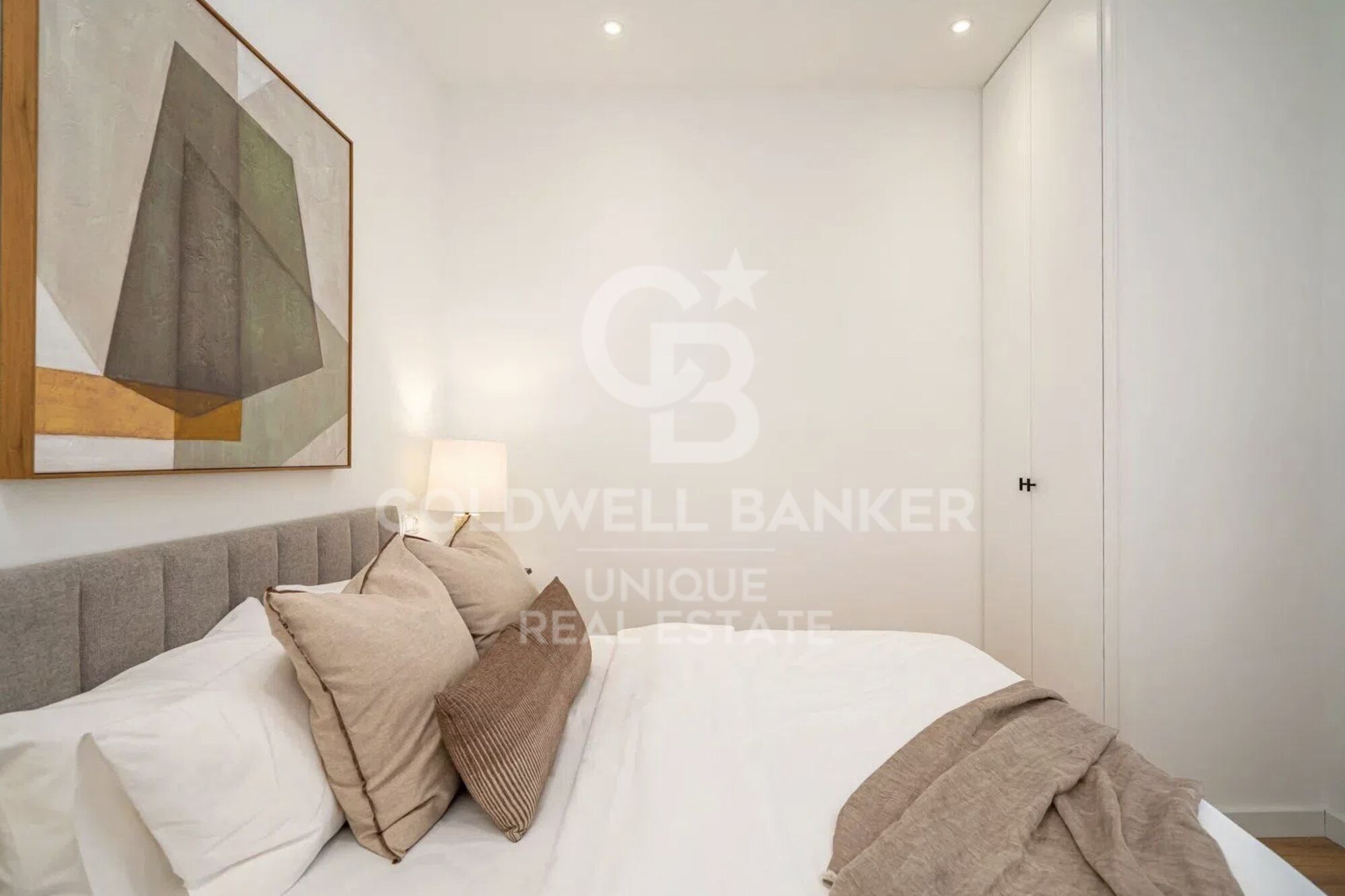 Exclusivo piso exterior de 4 habitaciones en pleno centro de Madrid