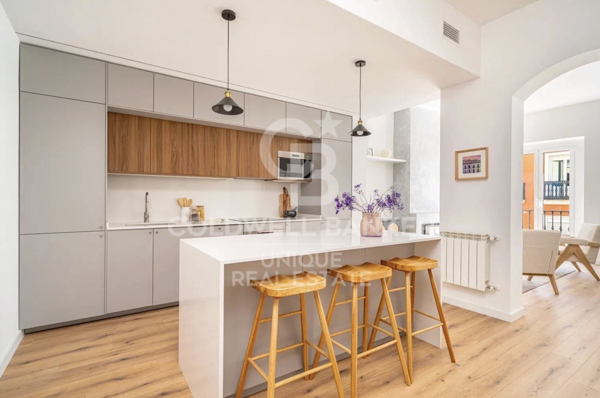 Exclusive exterior flat with 4 bedrooms in the heart of Madrid