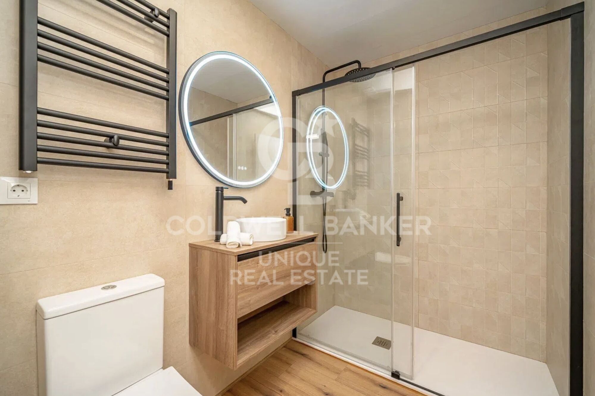 Exclusive exterior flat with 4 bedrooms in the heart of Madrid