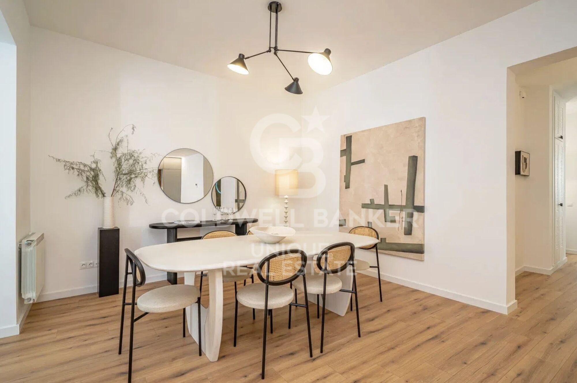Exclusive exterior flat with 4 bedrooms in the heart of Madrid