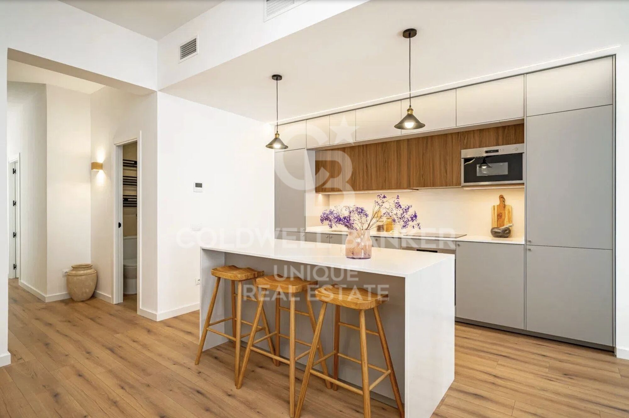 Exclusive exterior flat with 4 bedrooms in the heart of Madrid