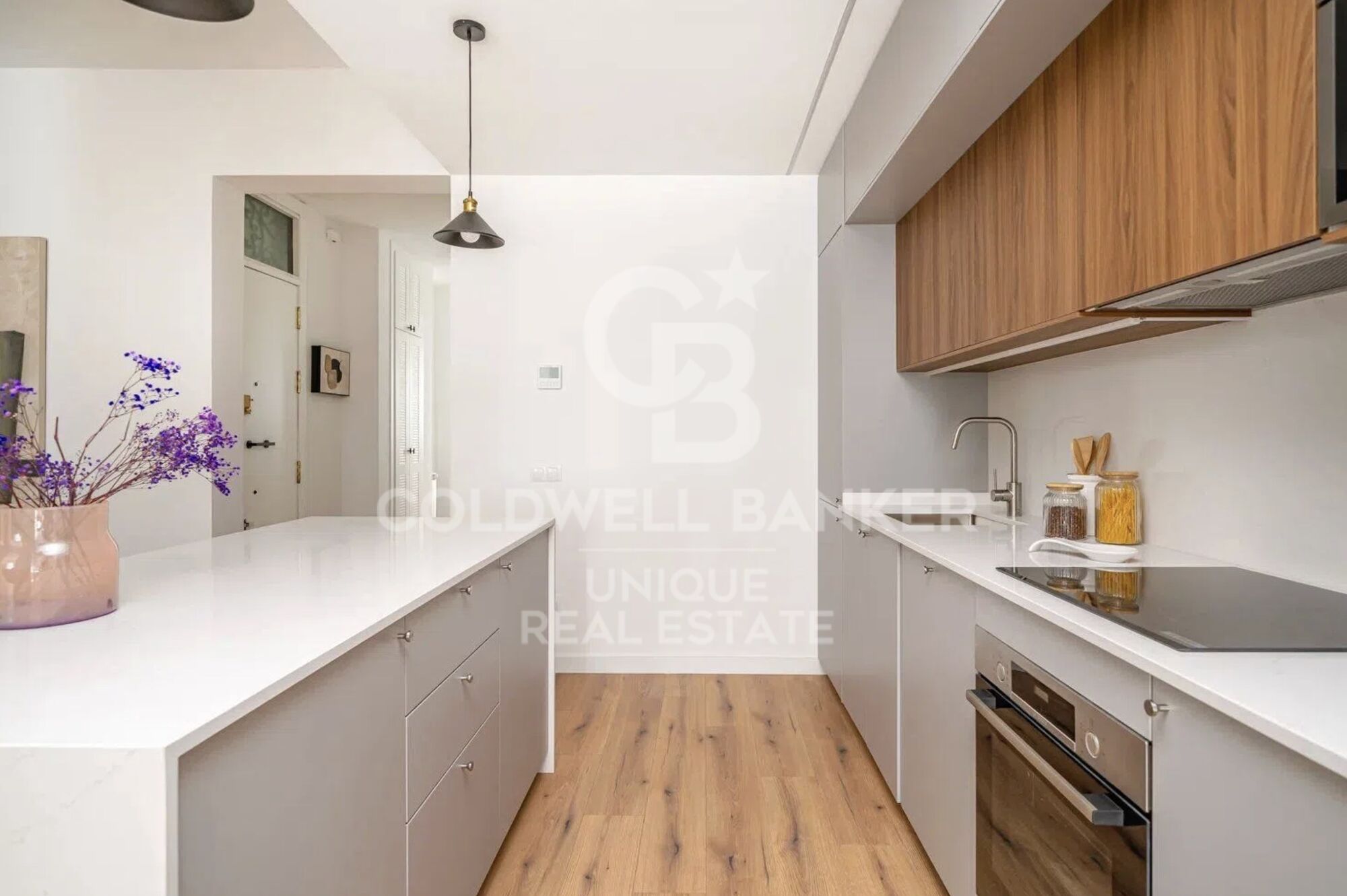 Exclusive exterior flat with 4 bedrooms in the heart of Madrid