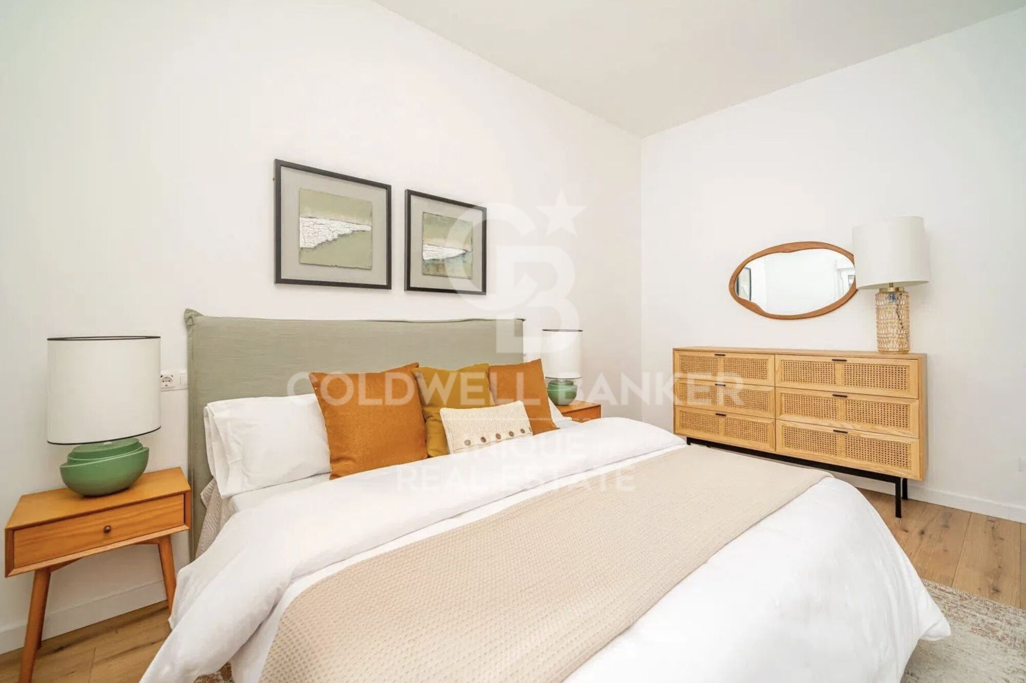 Exclusive exterior flat with 4 bedrooms in the heart of Madrid