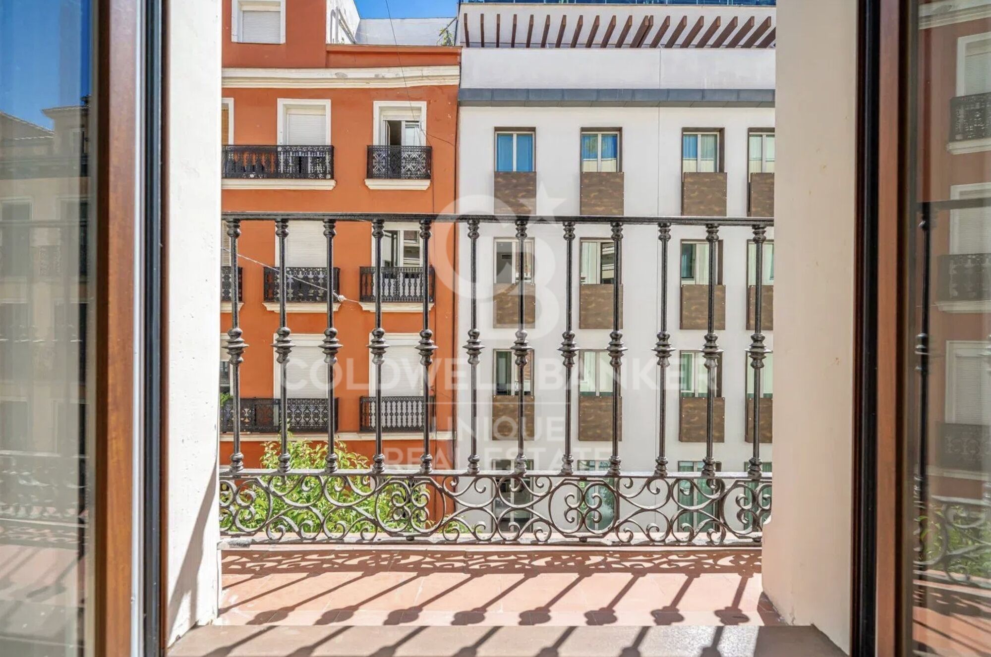 Exclusive exterior flat with 4 bedrooms in the heart of Madrid