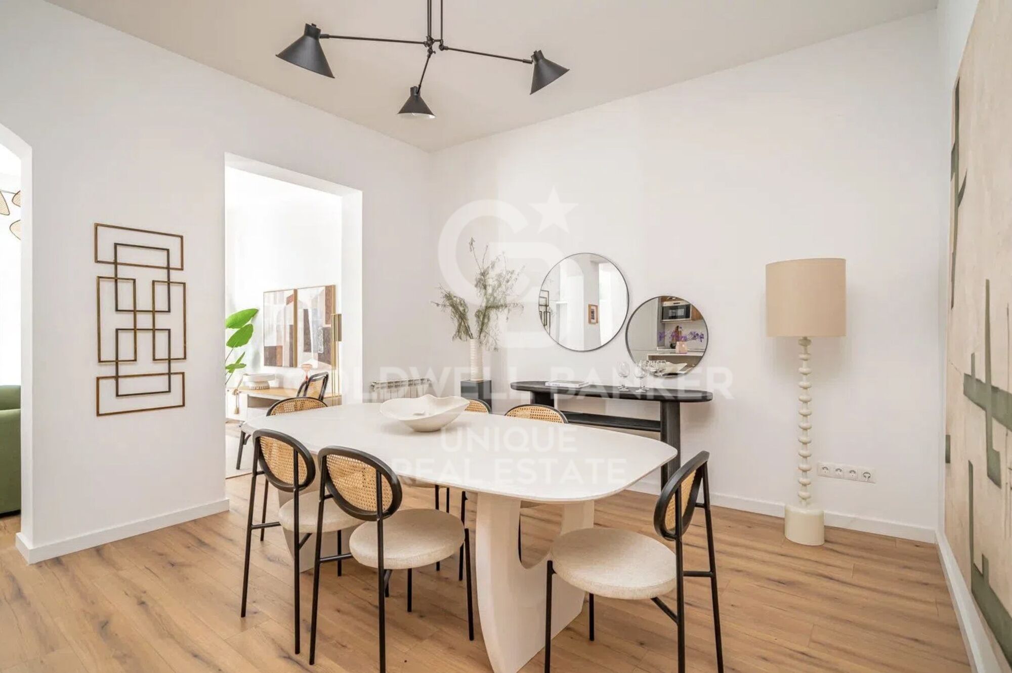 Exclusive exterior flat with 4 bedrooms in the heart of Madrid