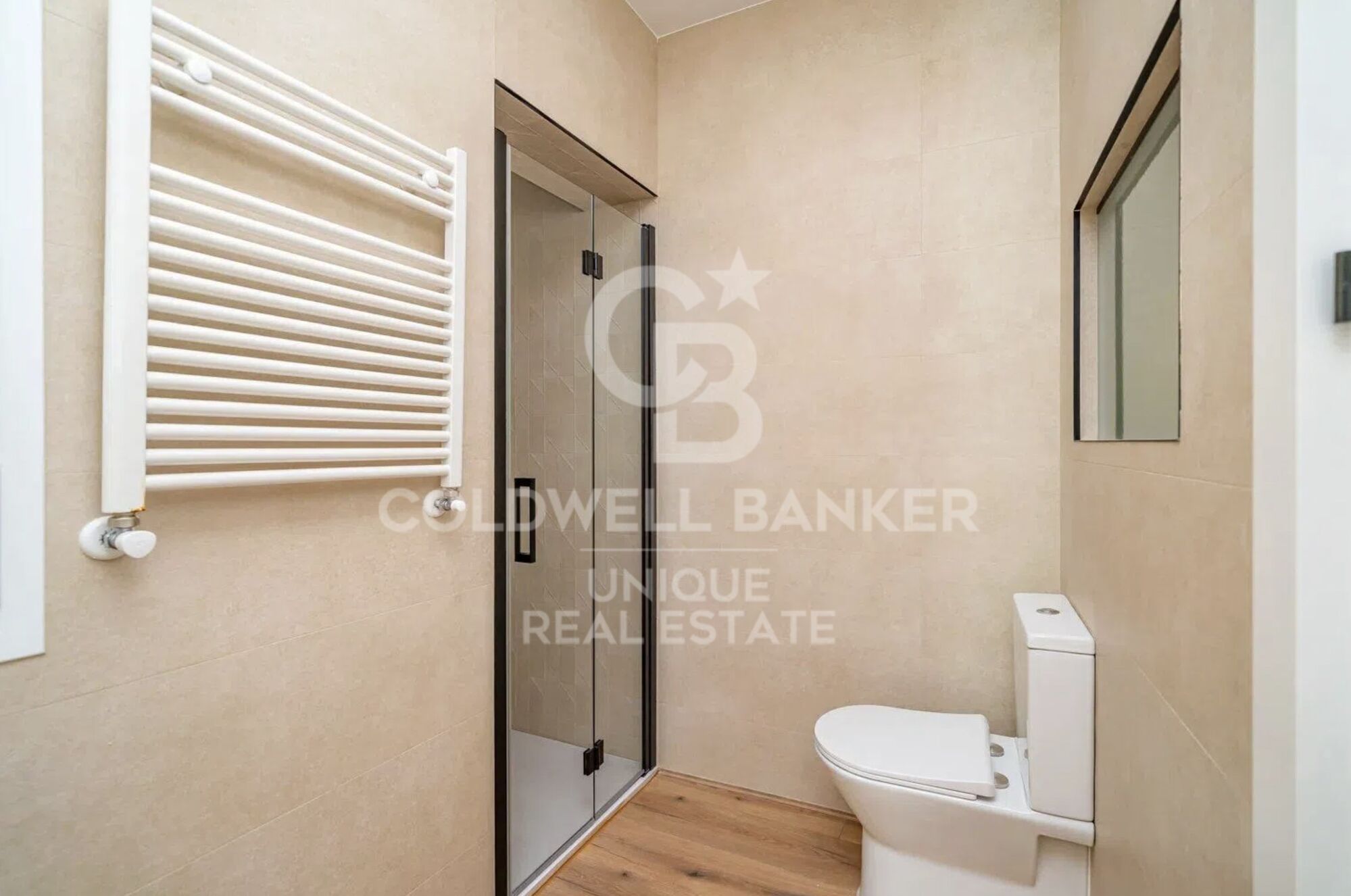 Exclusive exterior flat with 4 bedrooms in the heart of Madrid