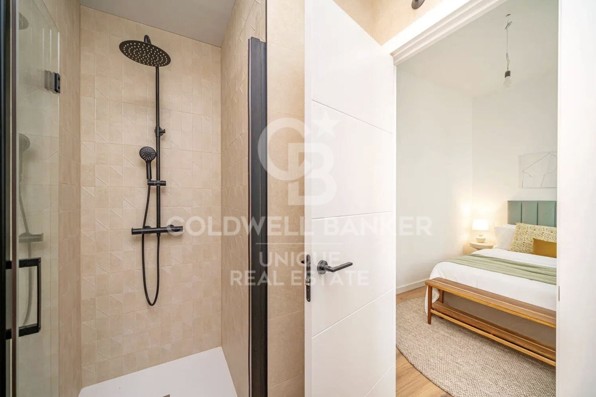 Exclusive exterior flat with 4 bedrooms in the heart of Madrid