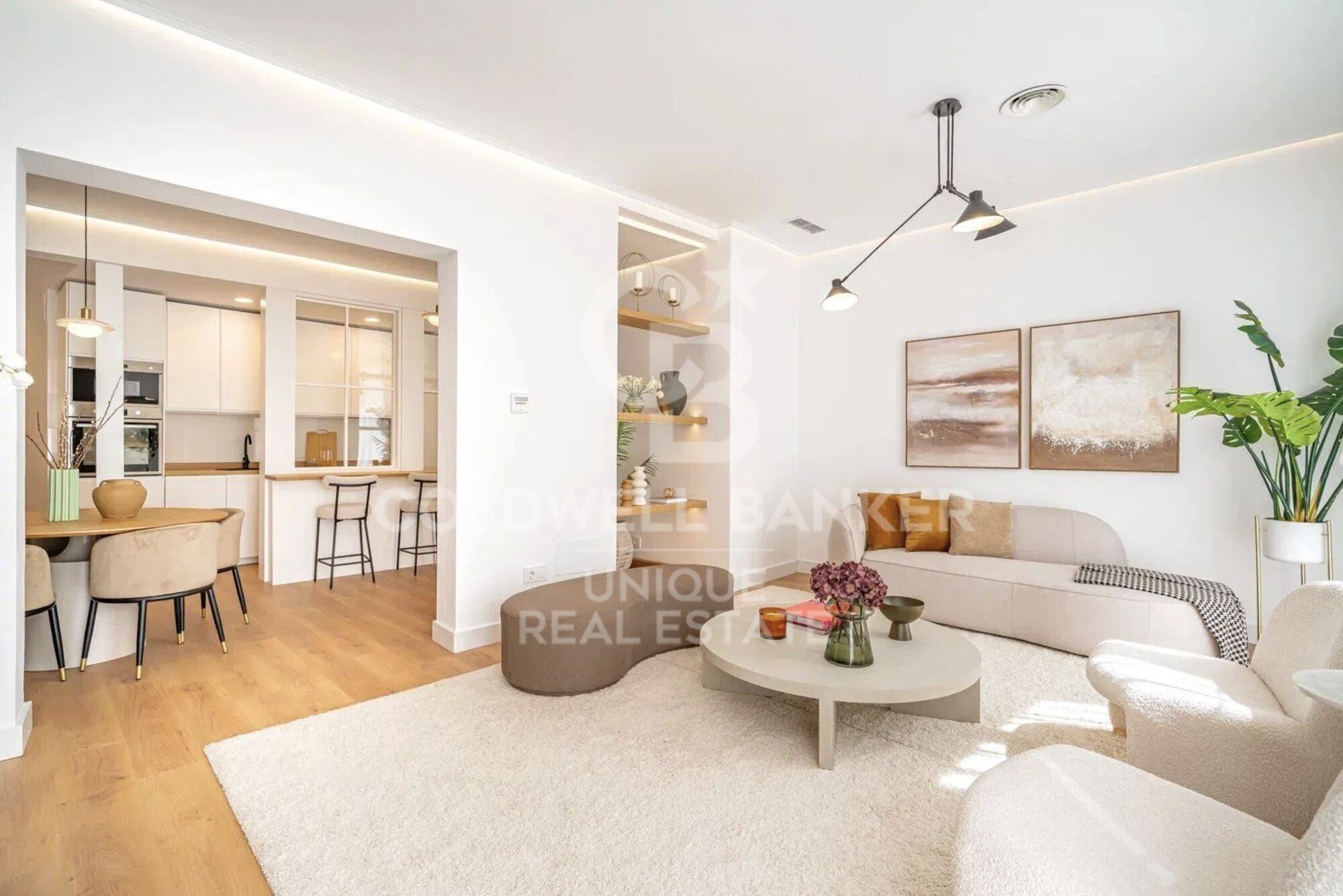Appartement extérieur rénové exclusif avec 2 chambres dans le centre de Madrid