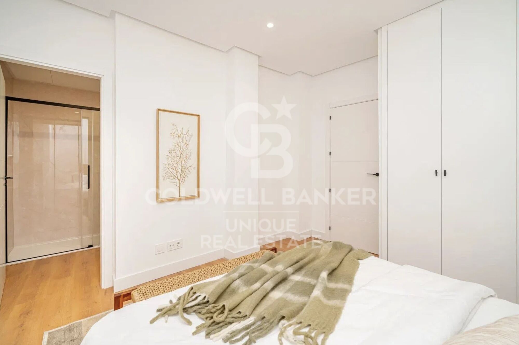 Appartement extérieur rénové exclusif avec 2 chambres dans le centre de Madrid