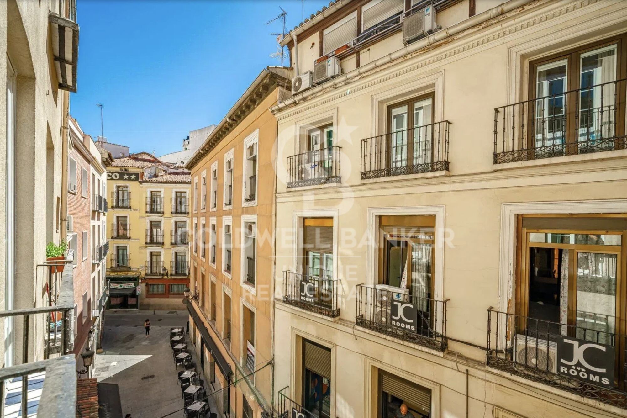 Appartement extérieur rénové exclusif avec 2 chambres dans le centre de Madrid