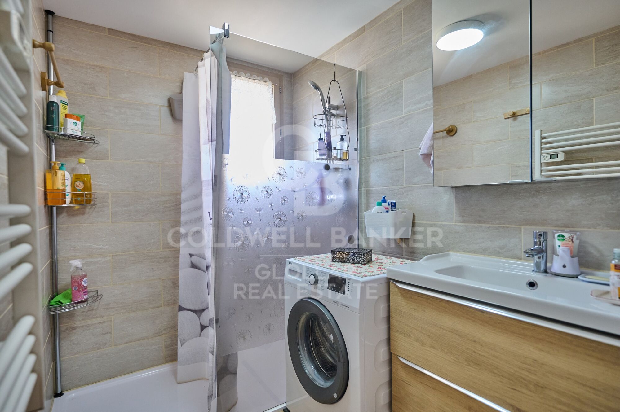 Apartment 2 Bedrooms Sale Enveitg