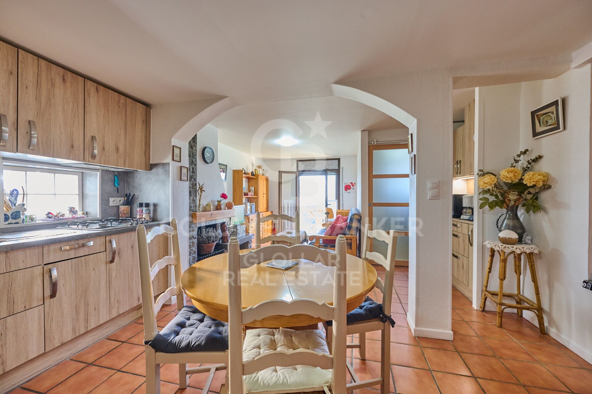 Apartment 2 Bedrooms Sale Enveitg