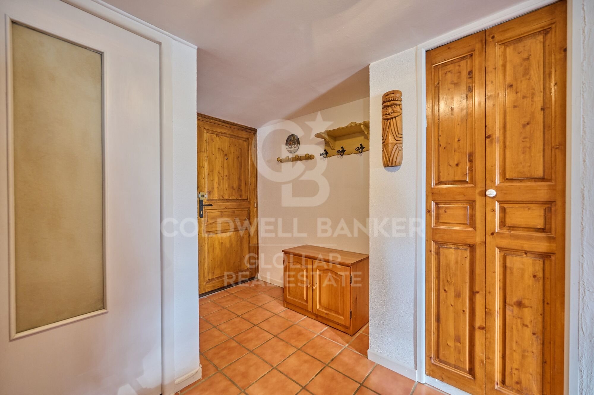 Apartment 2 Bedrooms Sale Enveitg