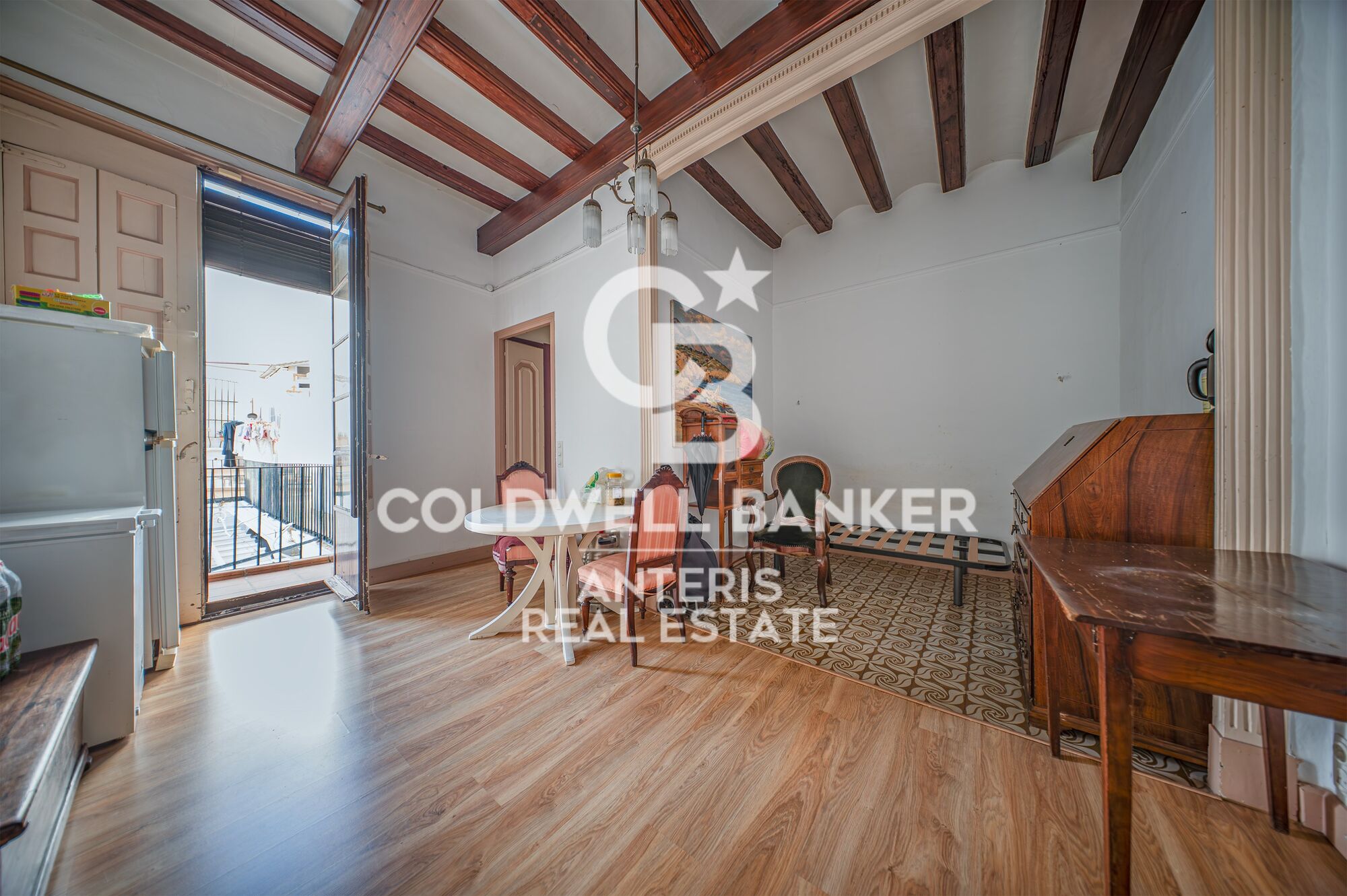 House with restaurant Investment opportunity