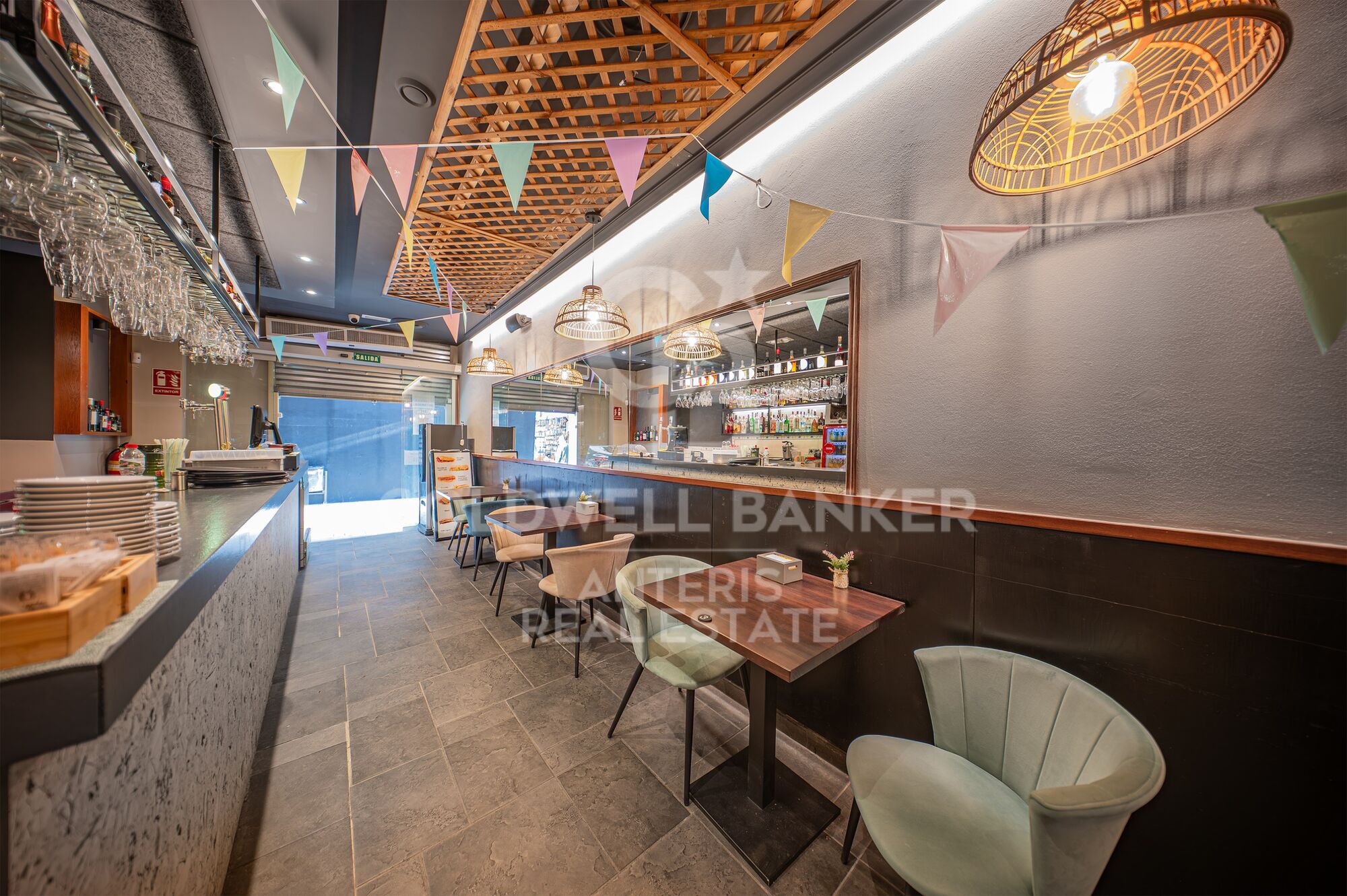 House with restaurant Investment opportunity