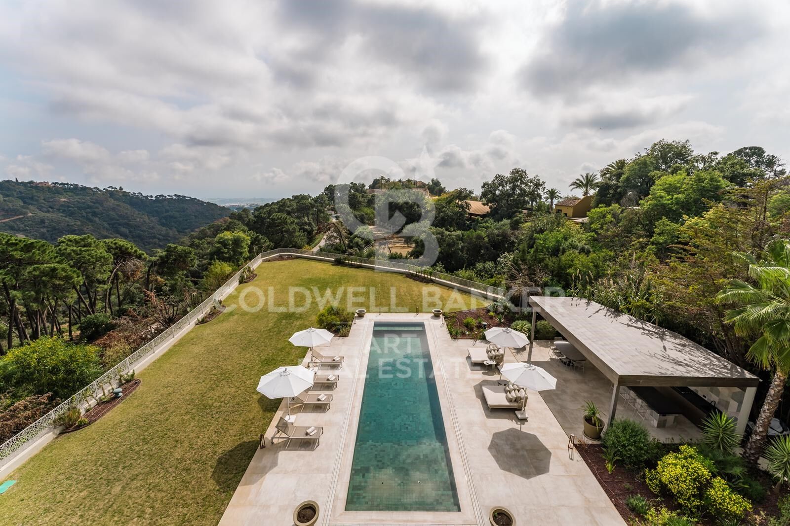Villa moderne avec vues panoramiques dans la prestigieuse La Zagaleta, Benahavís