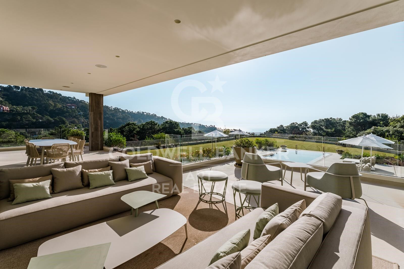 Villa moderne avec vues panoramiques dans la prestigieuse La Zagaleta, Benahavís