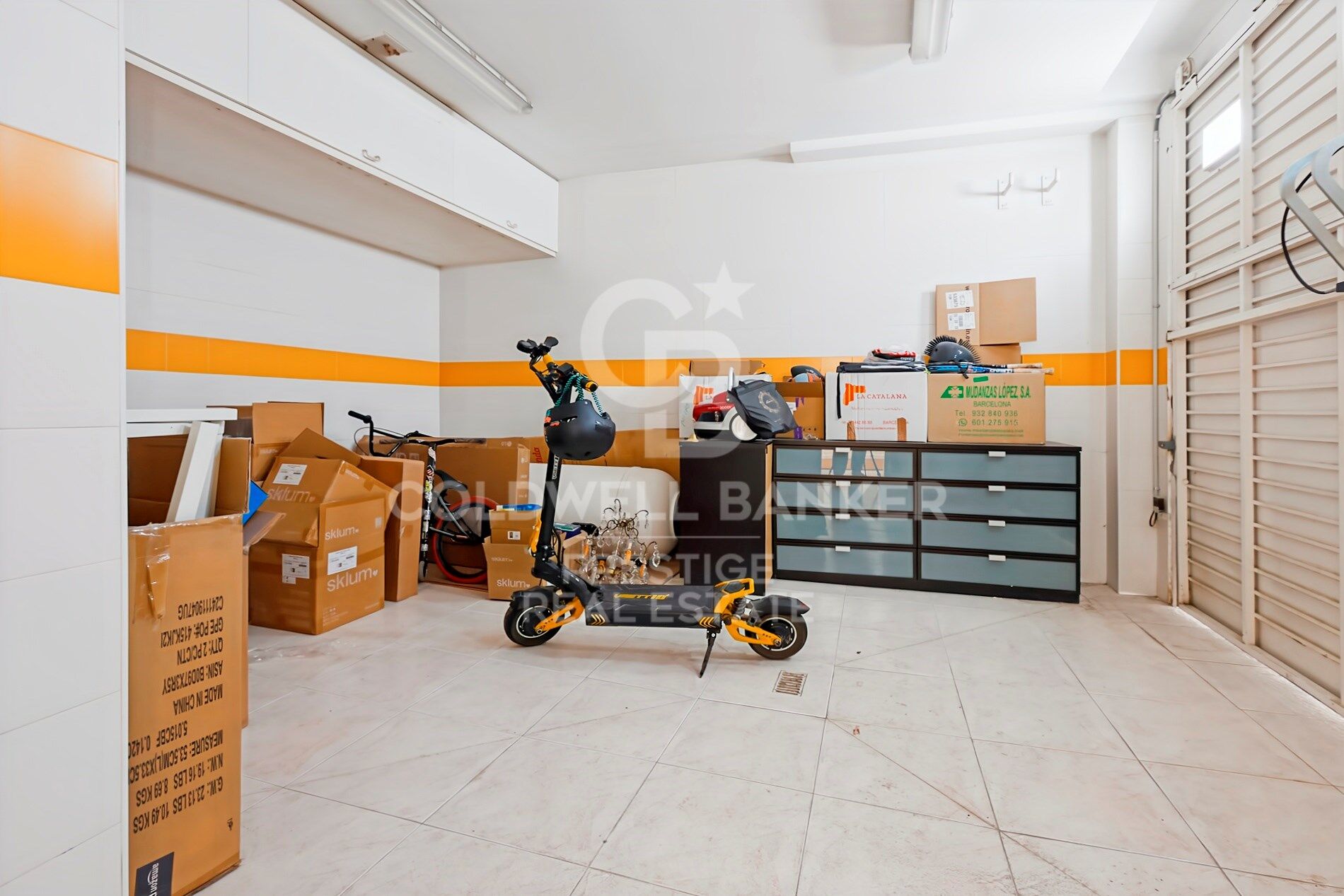 Espectacular casa reformada con piscina y vistas panorámicas en la Miranda,Barcelona