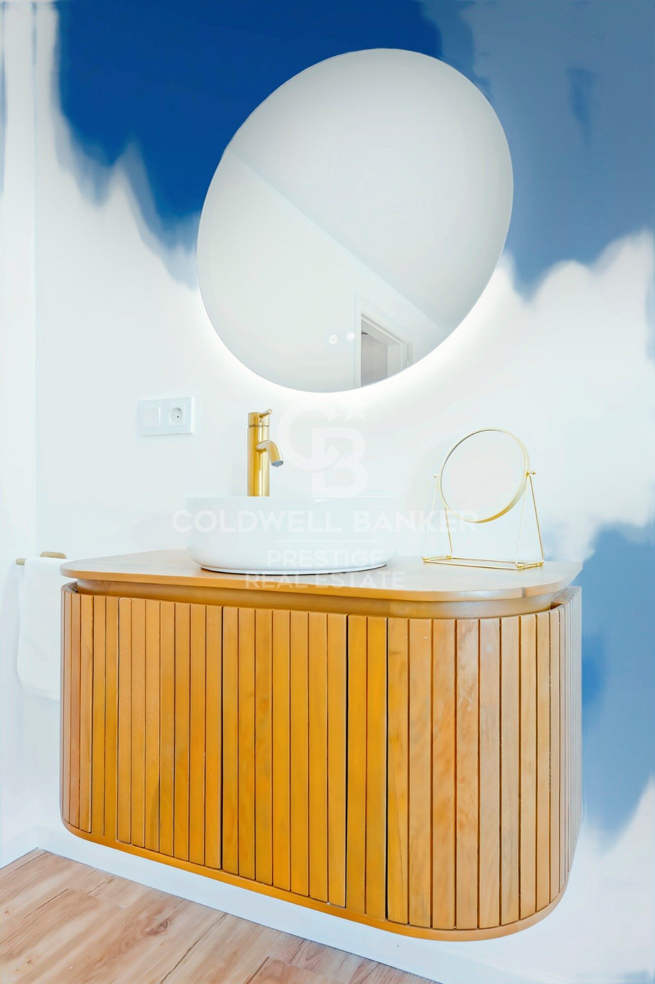 Spektakuläres renoviertes Haus mit Pool und Panoramablick in La Miranda,Barcelona