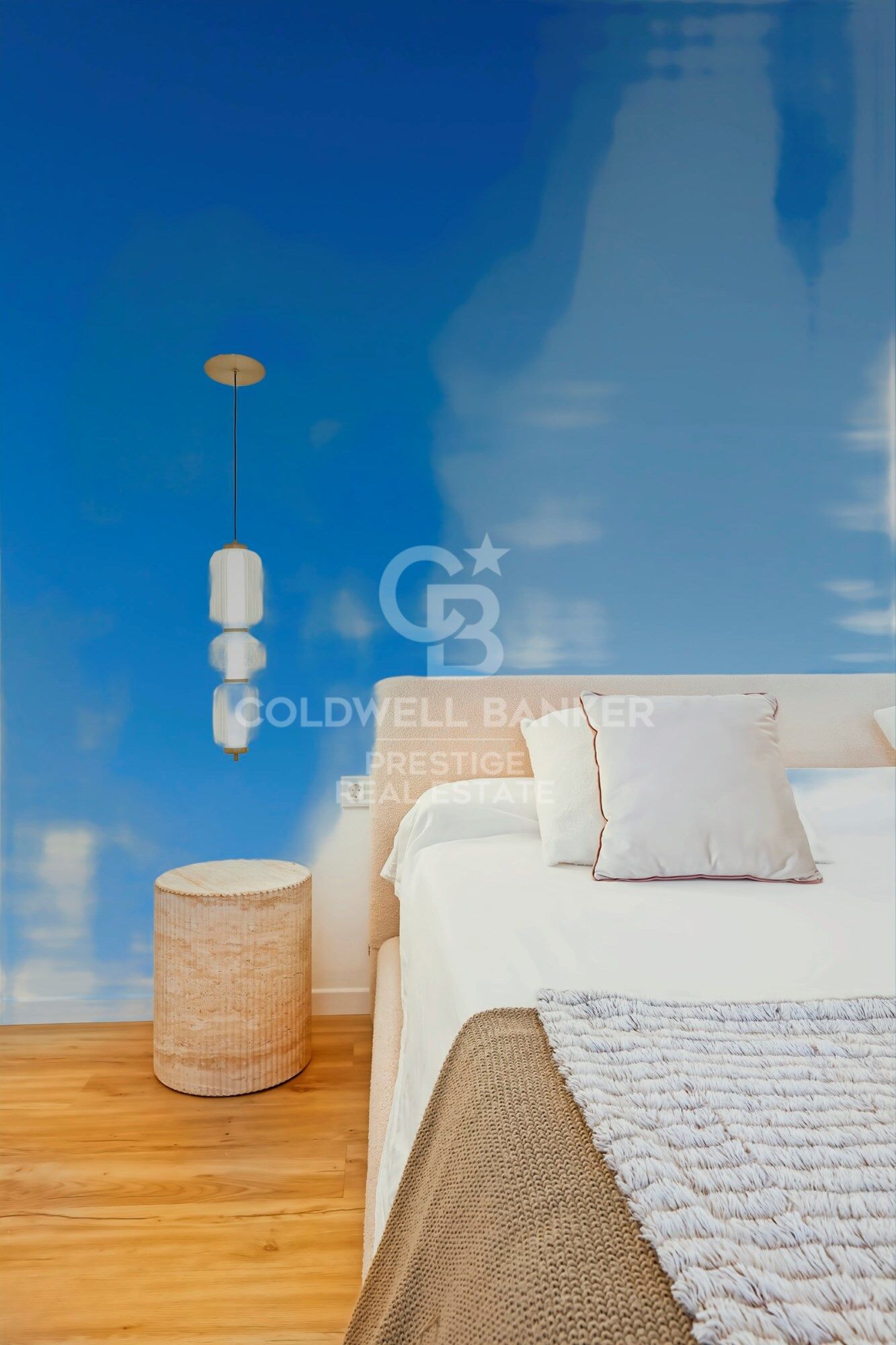 Spectacular renovated house with pool and panoramic views in La Miranda,Barcelona