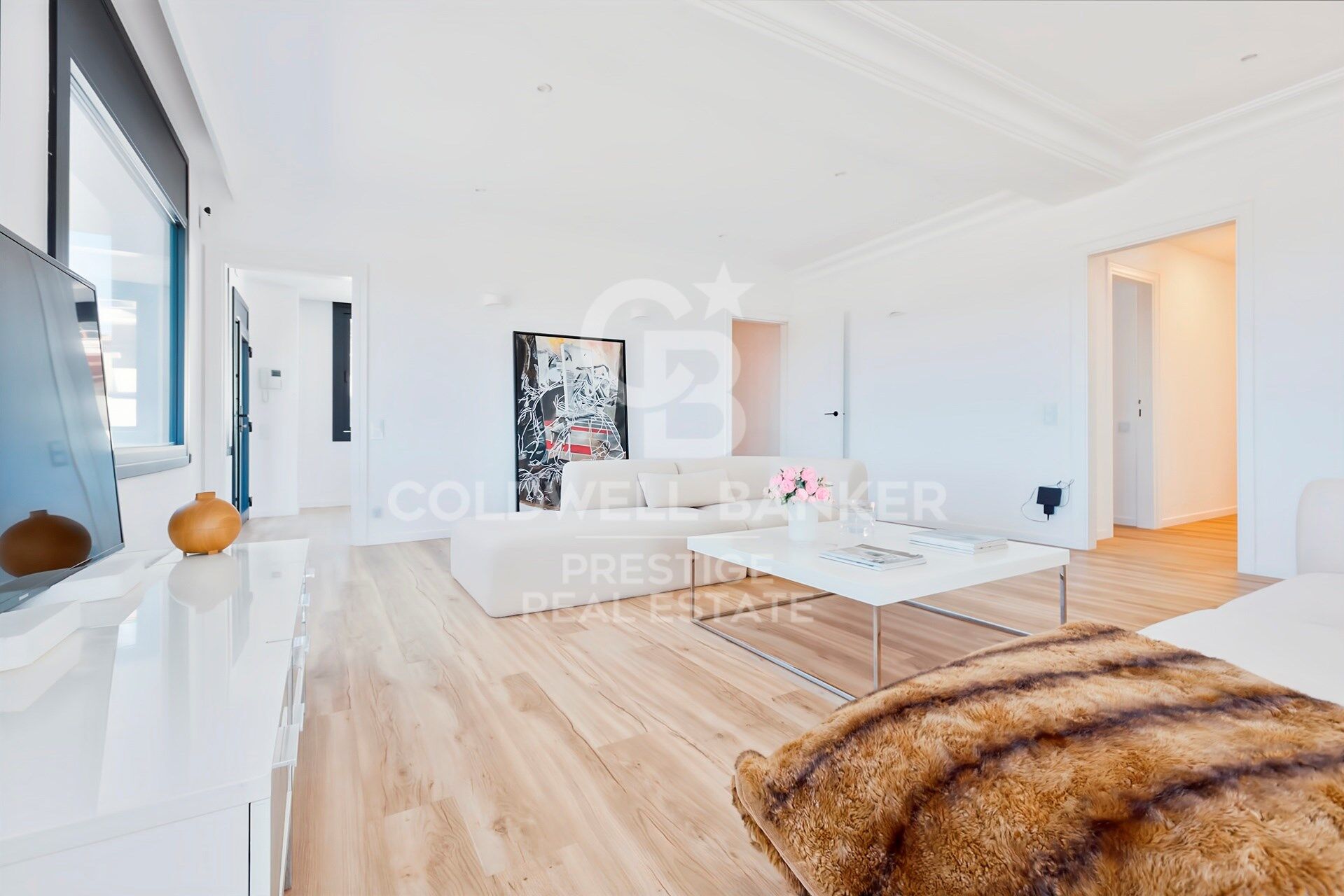 Spectacular renovated house with pool and panoramic views in La Miranda,Barcelona