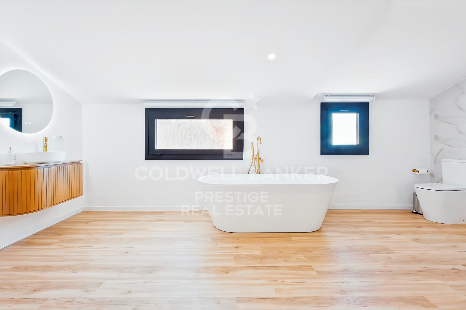 Spectaculaire maison rénovée avec piscine et vue panoramique à La Miranda,Barcelone