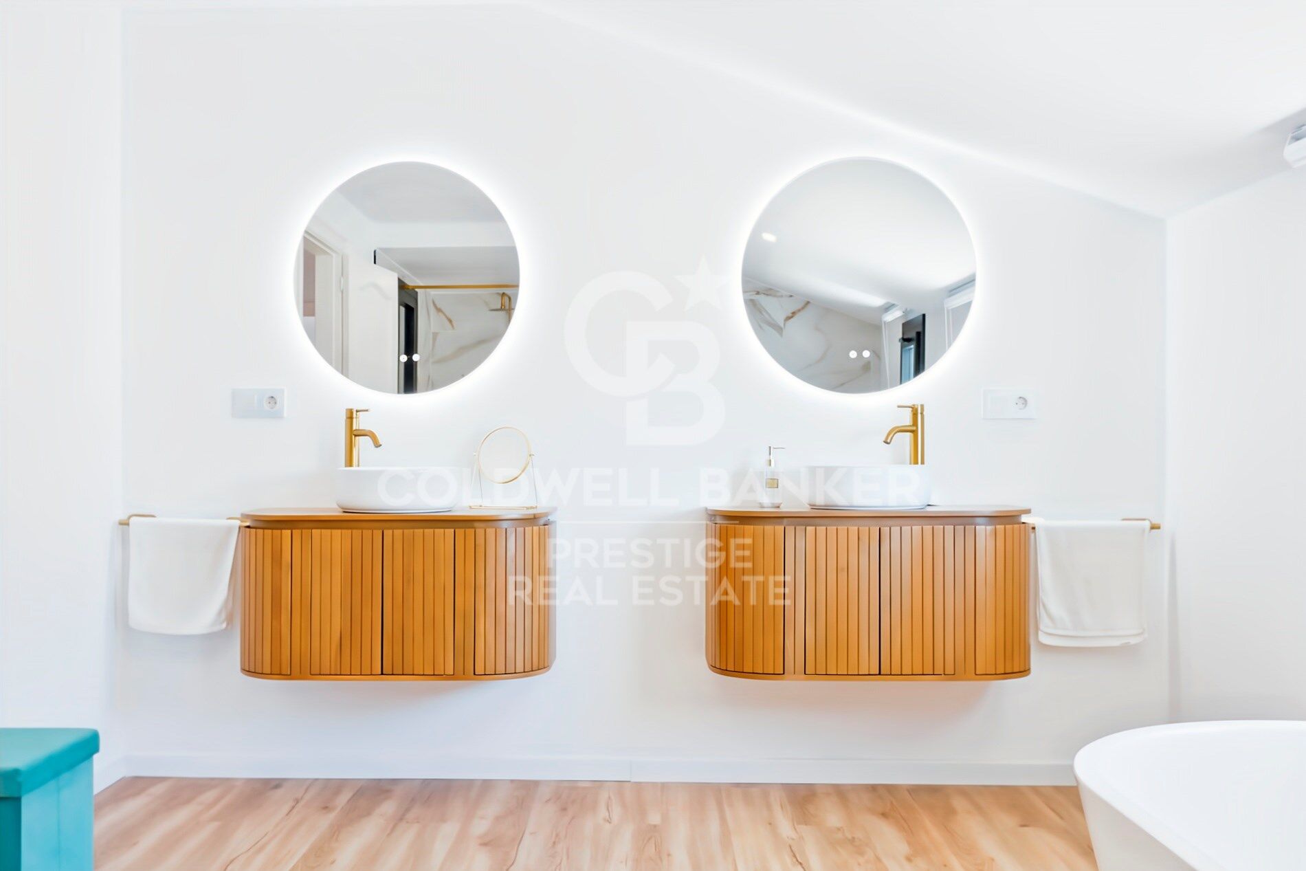 Spektakuläres renoviertes Haus mit Pool und Panoramablick in La Miranda,Barcelona