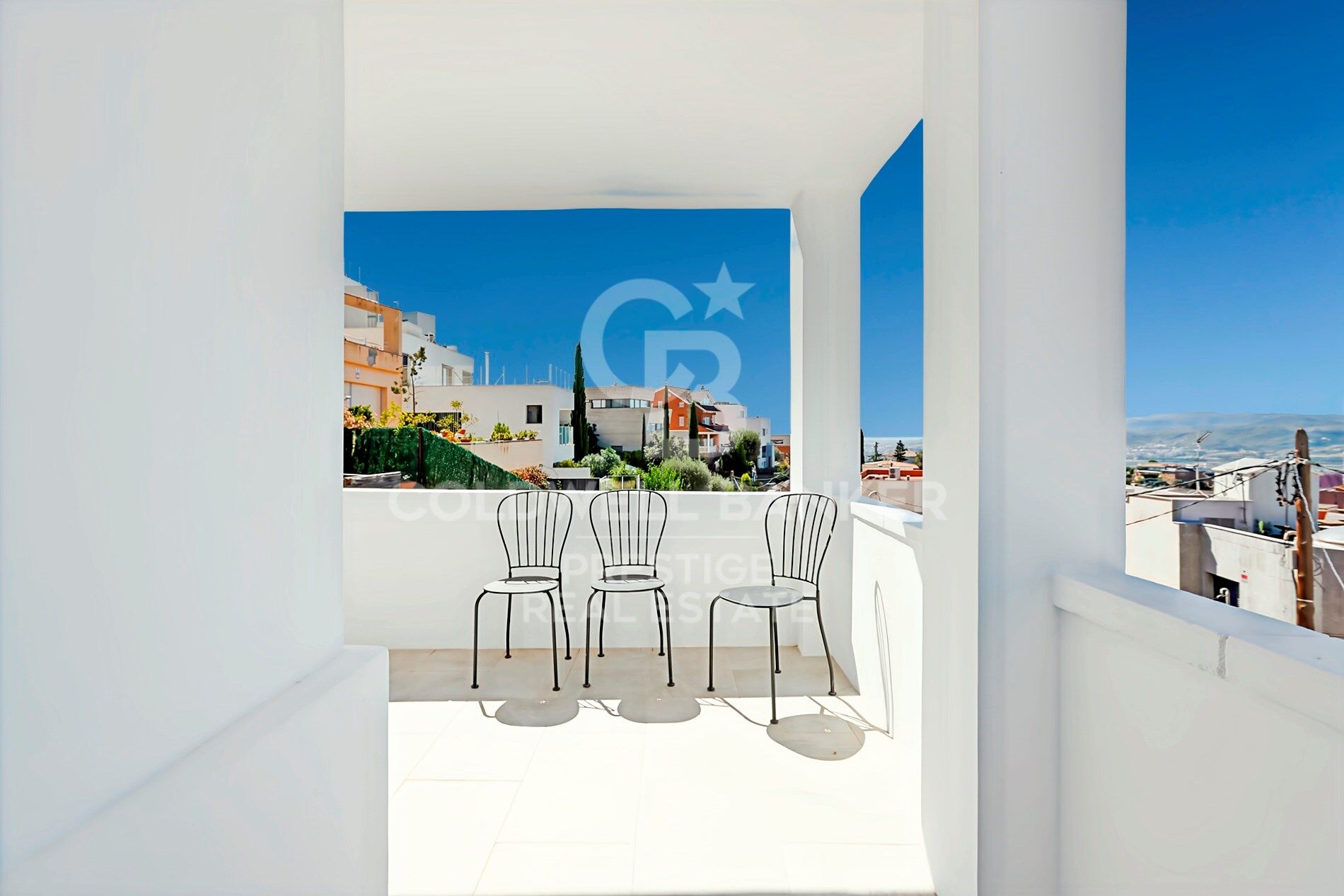 Spectaculaire maison rénovée avec piscine et vue panoramique à La Miranda,Barcelone