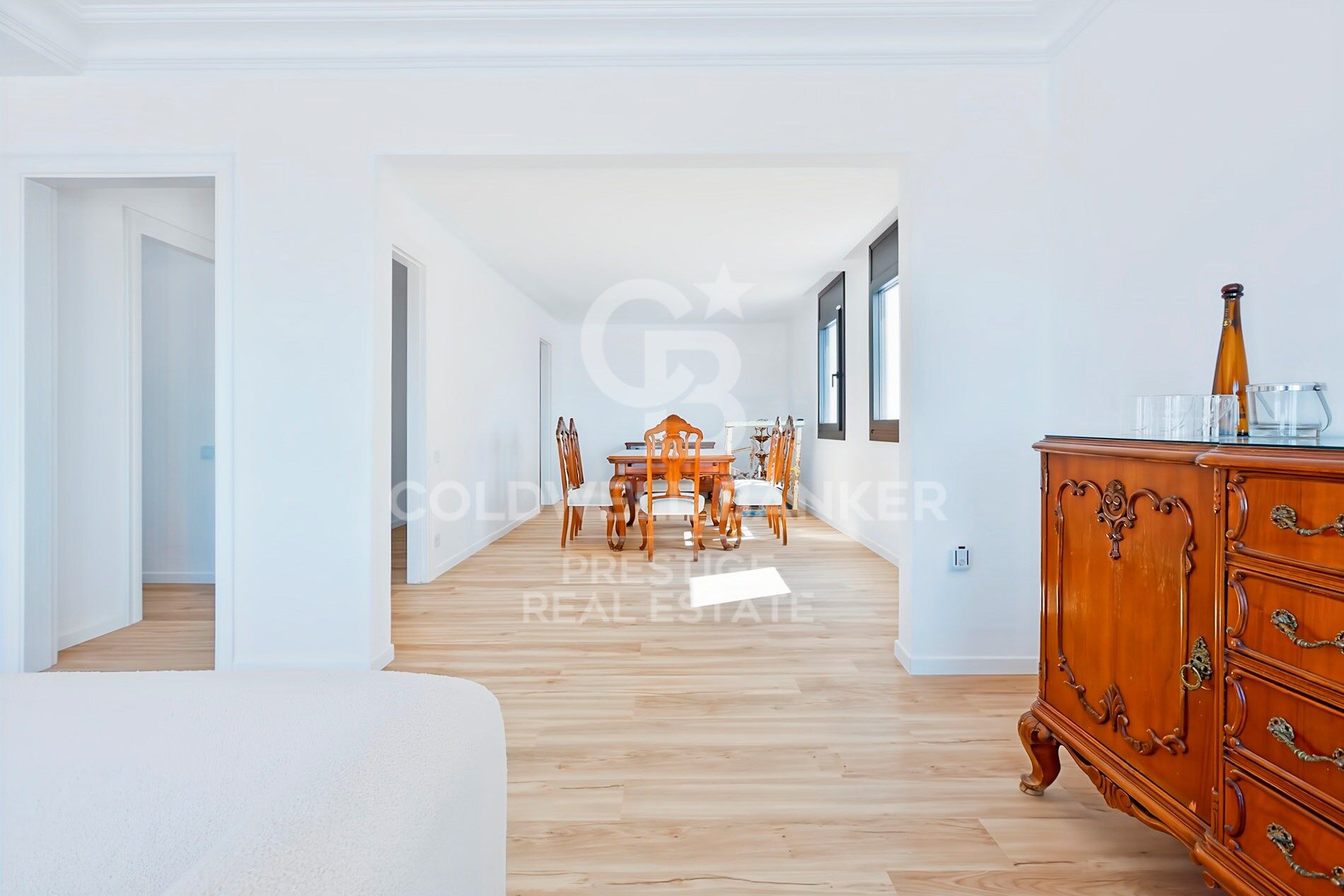 Spectaculaire maison rénovée avec piscine et vue panoramique à La Miranda,Barcelone