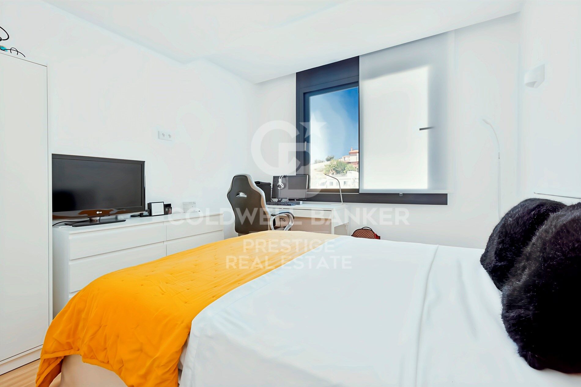 Espectacular casa reformada con piscina y vistas panorámicas en la Miranda,Barcelona
