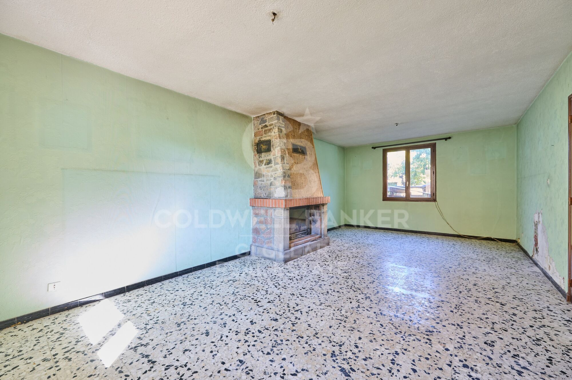 House 7 Bedrooms Sale Bourg-Madame