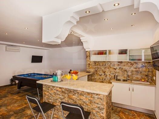 Luxury 7 bedroom villa in a quiet area of Javea