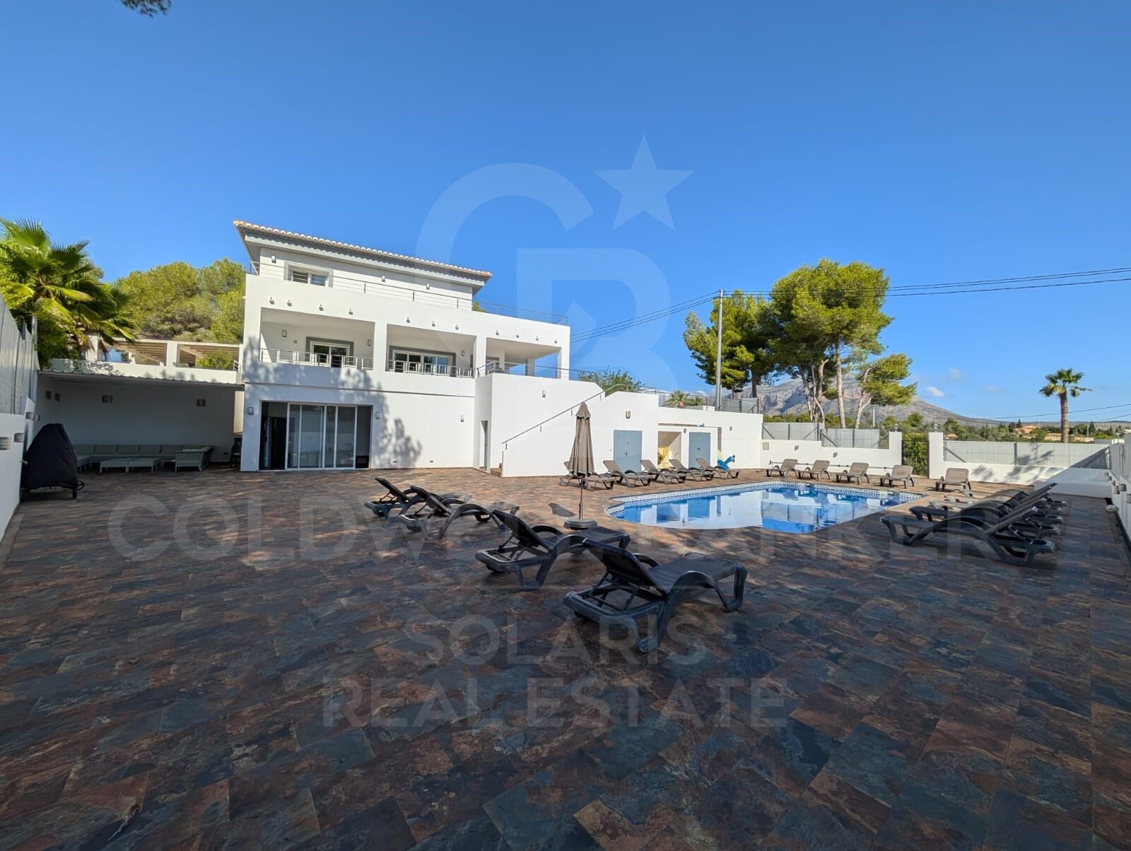 Luxury 7 bedroom villa in a quiet area of Javea