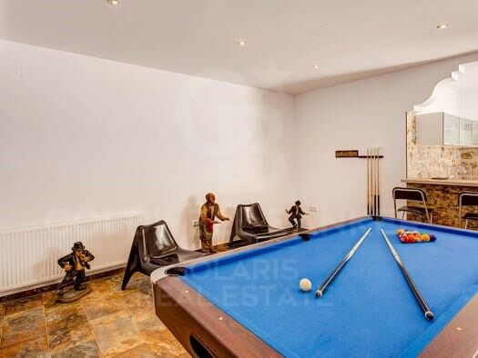 Luxury 7 bedroom villa in a quiet area of Javea